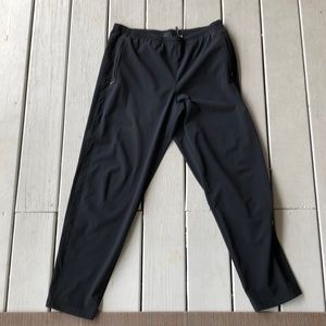 Black nike women’s pants joggers